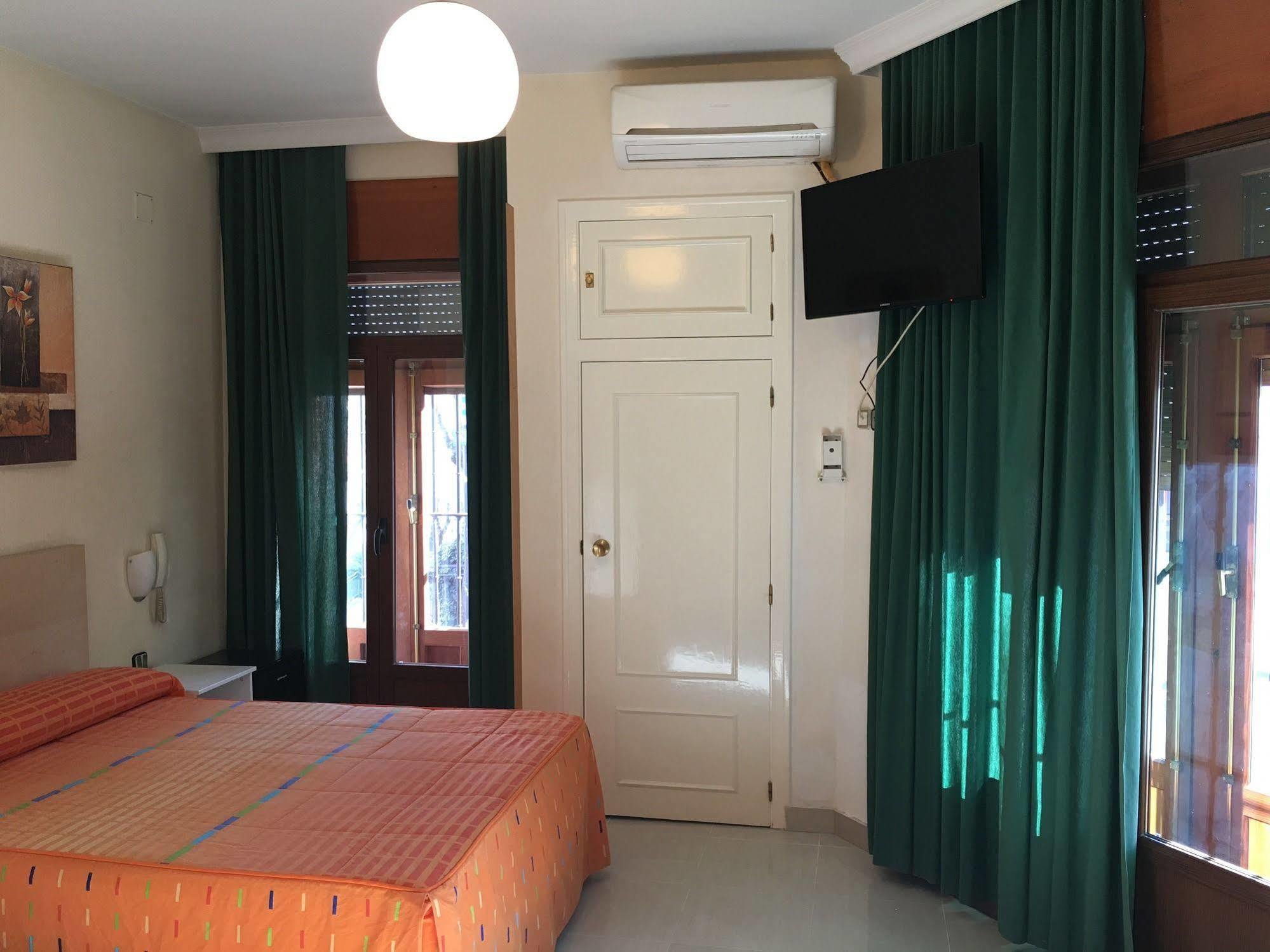 Hostal Cervantes Valdemoro Zewnętrze zdjęcie