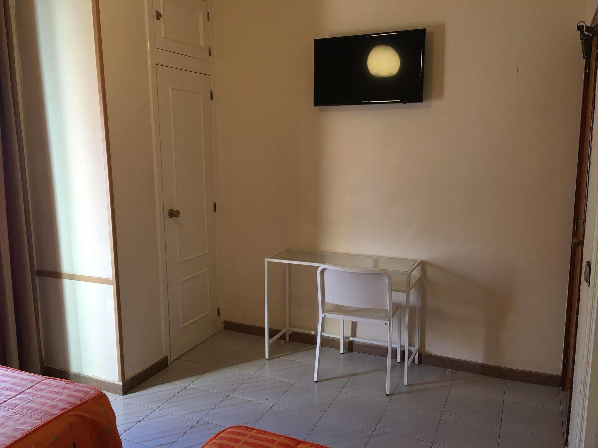 Hostal Cervantes Valdemoro Zewnętrze zdjęcie